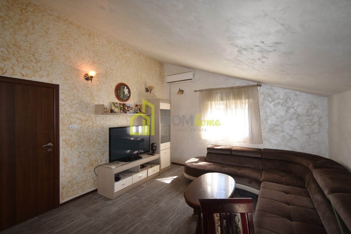 Dvosoban stan 60m2, Zlatica